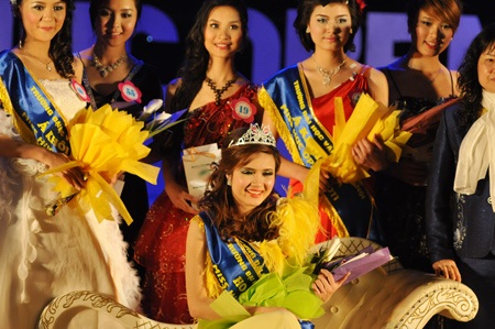 Em gái Công Vinh đăng quang Hoa khôi ĐH Văn hóa - 2 Em gái Công Vinh đăng quang Hoa khôi ĐH Văn hóa - 2