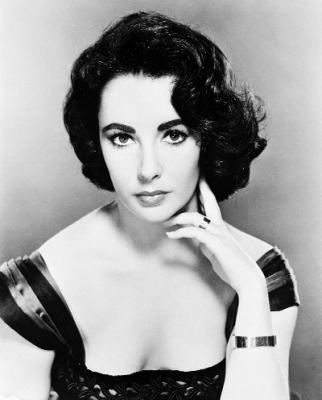 Ngắm nhìn những bức hình đẹp của minh tinh Elizabeth Taylor - 17 Ngắm nhìn những bức hình đẹp của minh tinh Elizabeth Taylor - 17