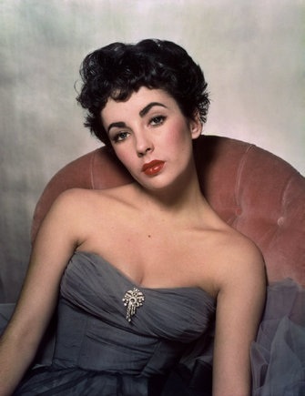 Ngắm nhìn những bức hình đẹp của minh tinh Elizabeth Taylor - 5 Ngắm nhìn những bức hình đẹp của minh tinh Elizabeth Taylor - 5