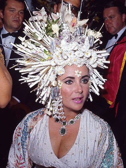 Thời trang và phong cách của Elizabeth Taylor - 14 Thời trang và phong cách của Elizabeth Taylor - 14