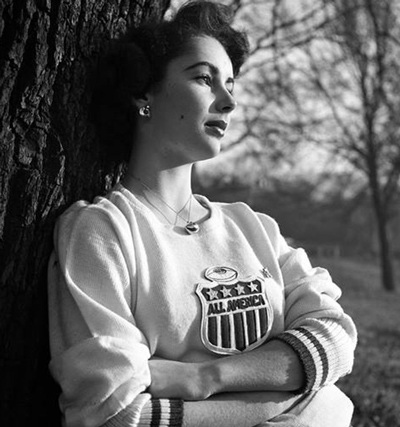 Những bức hình “độc” về Elizabeth Taylor - 2 Những bức hình “độc” về Elizabeth Taylor - 2