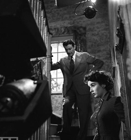 Những bức hình “độc” về Elizabeth Taylor - 5 Những bức hình “độc” về Elizabeth Taylor - 5