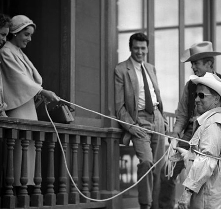 Những bức hình “độc” về Elizabeth Taylor - 9 Những bức hình “độc” về Elizabeth Taylor - 9