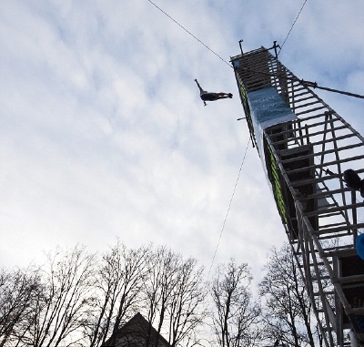 Cú nhảy tuyệt đỉnh lập kỉ lục thế giới - 1