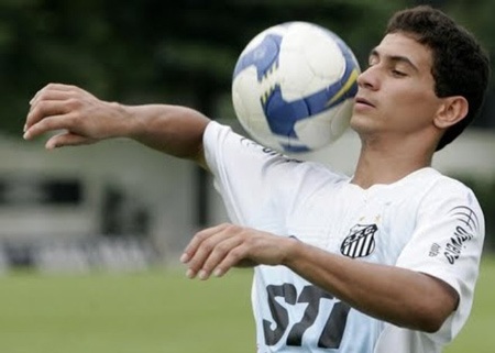 Thành Milan “điêu đứng” vì tài năng trẻ Brazil - 1 Thành Milan “điêu đứng” vì tài năng trẻ Brazil - 1