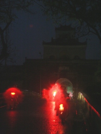 Huế “nóng” lên cùng Giờ Trái Đất - 4