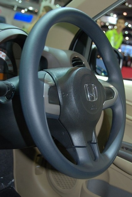 Cận cảnh xe Honda Brio tại Thái Lan - 6 Cận cảnh xe Honda Brio tại Thái Lan - 6