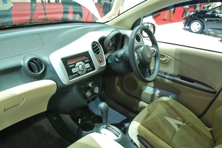Cận cảnh xe Honda Brio tại Thái Lan - 15 Cận cảnh xe Honda Brio tại Thái Lan - 15