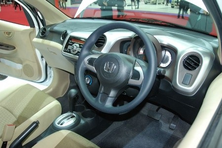 Cận cảnh xe Honda Brio tại Thái Lan - 19 Cận cảnh xe Honda Brio tại Thái Lan - 19