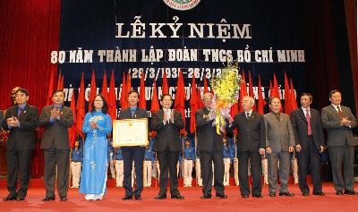 Ðoàn Thanh niên đã làm nên truyền thống vẻ vang… - 1 Ðoàn Thanh niên đã làm nên truyền thống vẻ vang… - 1