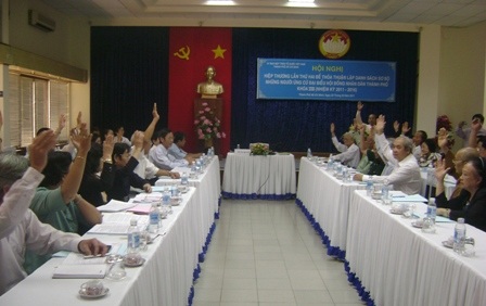 Hơn 30% người ứng cử đại biểu HĐND là phụ nữ - 1