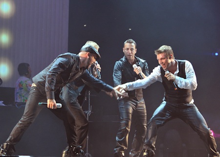 Khán giả Việt hào hứng với BackStreet Boys  - 11