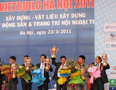 Ống nước Dekko 25 đạt Cúp vàng Thương hiệu Viet Build 2011 - 1