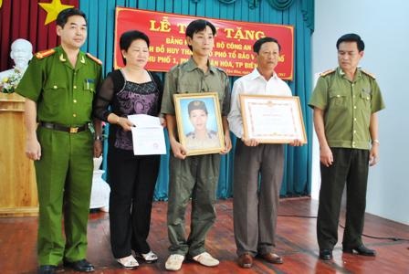 Tổ phó tổ bảo vệ dân phố bị côn đồ đâm chết  - 1