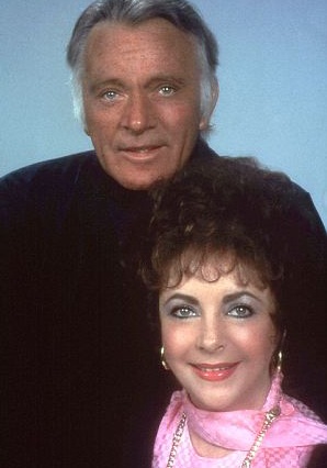 Con cháu đưa Elizabeth Taylor về nơi yên nghỉ - 4