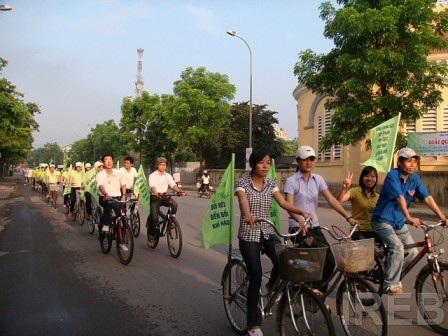 Huế “nóng” lên cùng Giờ Trái Đất - 1 Huế “nóng” lên cùng Giờ Trái Đất - 1