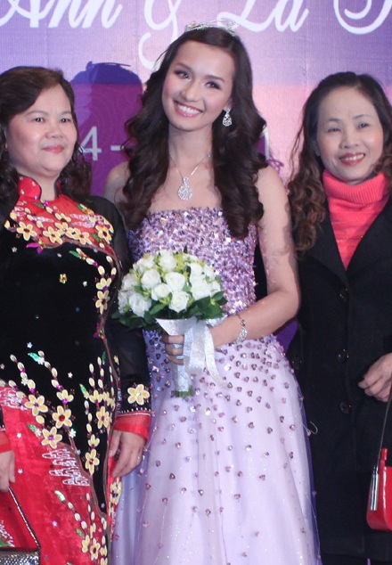 Lã Thanh Huyền rạng ngời trong ngày cưới - 2