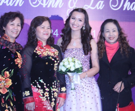 Lã Thanh Huyền rạng ngời trong ngày cưới - 4