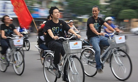 Nha Trang: “Nóng” dần lên cùng Giờ Trái đất - 1 Nha Trang: “Nóng” dần lên cùng Giờ Trái đất - 1