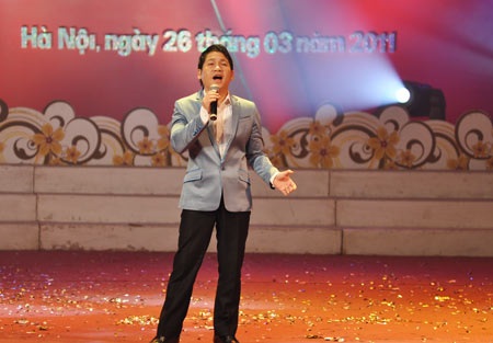 GS Ngô Bảo Châu, diễn viên Xuân Bắc được Thành đoàn vinh danh - 3 GS Ngô Bảo Châu, diễn viên Xuân Bắc được Thành đoàn vinh danh - 3