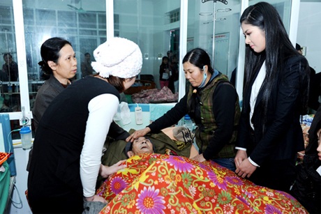 Diễn viên Hải Anh “nói hớ” trong buổi từ thiện - 15 Diễn viên Hải Anh “nói hớ” trong buổi từ thiện - 15