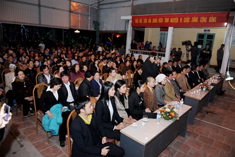 Diễn viên Hải Anh “nói hớ” trong buổi từ thiện - 3 Diễn viên Hải Anh “nói hớ” trong buổi từ thiện - 3