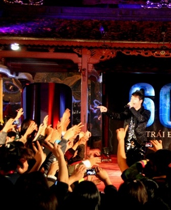 Huế: Văn Mai Hương “cháy” hết mình trong đêm giờ Trái Đất  - 16