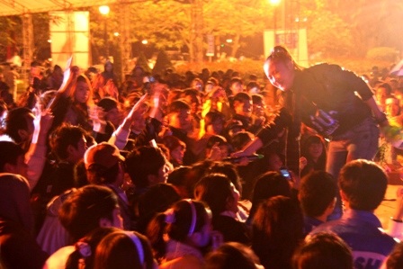 Huế: Văn Mai Hương “cháy” hết mình trong đêm giờ Trái Đất  - 2