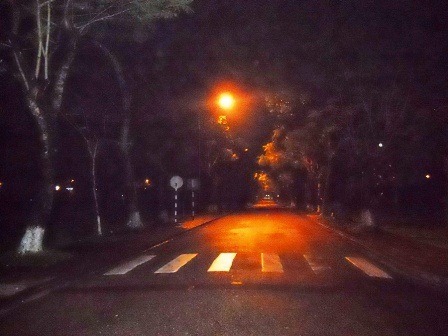 Đêm Huế vắng bóng người vì mưa dầm, giá rét bất thường - 3