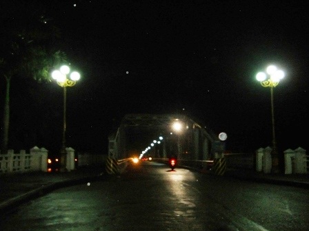 Đêm Huế vắng bóng người vì mưa dầm, giá rét bất thường - 4