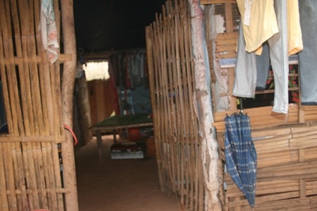 Đắng lòng trường học vùng cao  - 7