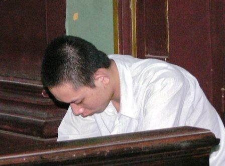 Đau lòng phiên xử người con giết cha vì thương mẹ - 1 Đau lòng phiên xử người con giết cha vì thương mẹ - 1