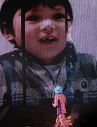 Lạ mắt với trang phục biểu diễn của Trương Trí Lâm - 19