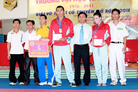 Ngọc Tình và bạn gái đoạt Huy chương võ thuật - 2 Ngọc Tình và bạn gái đoạt Huy chương võ thuật - 2