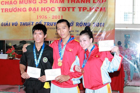 Ngọc Tình và bạn gái đoạt Huy chương võ thuật - 4 Ngọc Tình và bạn gái đoạt Huy chương võ thuật - 4