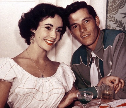 Elizabeth Taylor với những bi kịch cuộc đời (phần 1) - 4 Elizabeth Taylor với những bi kịch cuộc đời (phần 1) - 4