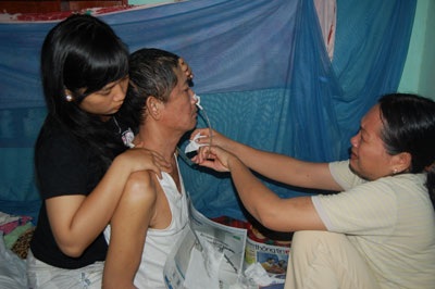 Nỗi buồn thẳm sâu của người vợ tảo tần - 1