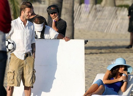 Beckham tươi cười bên người đẹp Sofia Vergara - 2