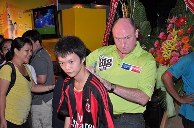 Triển lãm Cúp FA tại TP.HCM: Gần gũi và chân tình - 3