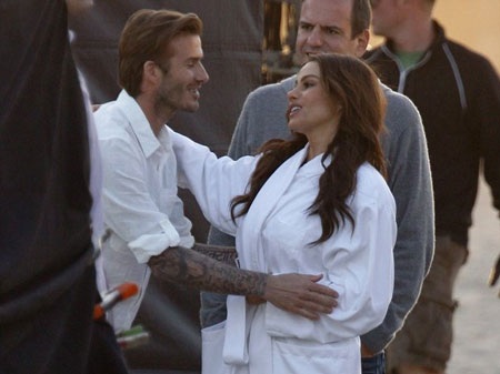 Beckham tươi cười bên người đẹp Sofia Vergara - 3
