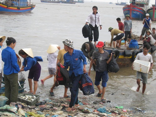 Miền Bắc ấm dần, cảnh báo lốc xoáy trên biển Đông - 1 Miền Bắc ấm dần, cảnh báo lốc xoáy trên biển Đông - 1