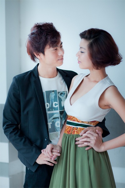 Dương Cầm - Cẩm Tú tạo dáng “xì tin” - 4