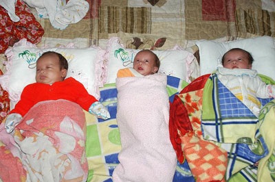 Nhà có 3 chị em... sinh non - 1