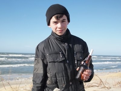 Tìm thấy lá thư sau 24 năm lênh đênh trên biển  - 1