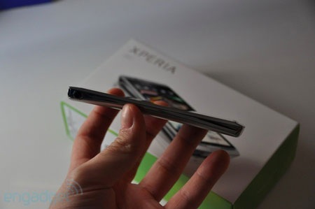 Đập hộp “siêu phẩm” Sony Ericsson Xperia Arc - 10