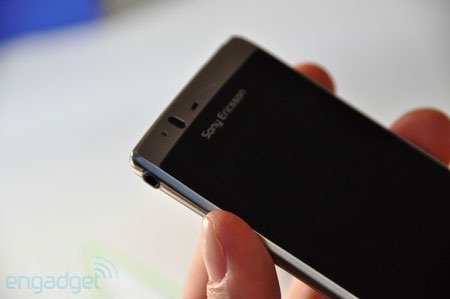 Đập hộp “siêu phẩm” Sony Ericsson Xperia Arc - 15