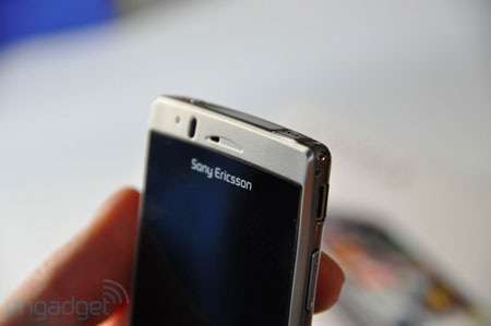 Đập hộp “siêu phẩm” Sony Ericsson Xperia Arc - 16