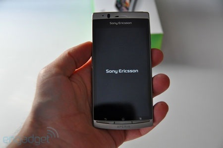 Đập hộp “siêu phẩm” Sony Ericsson Xperia Arc - 19