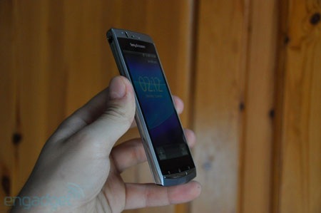 Đập hộp “siêu phẩm” Sony Ericsson Xperia Arc - 21