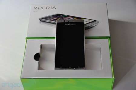 Đập hộp “siêu phẩm” Sony Ericsson Xperia Arc - 3